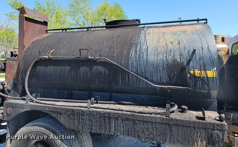 image for item JL9574 1987 Chevrolet C70  oil distributor truck