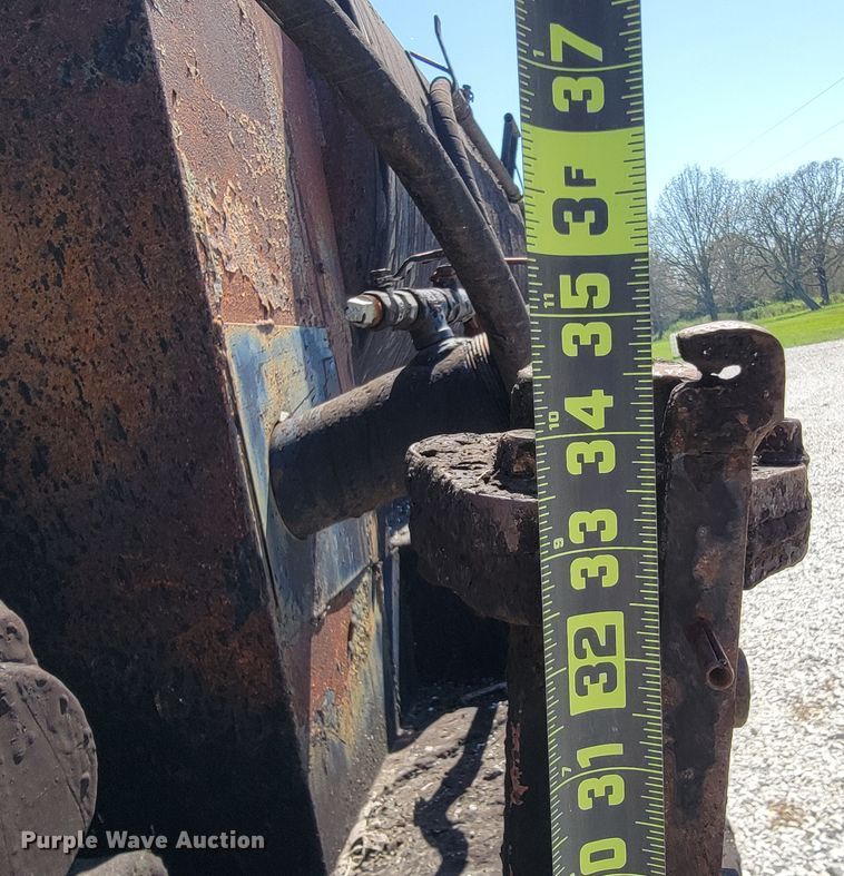 image for item JL9574 1987 Chevrolet C70  oil distributor truck