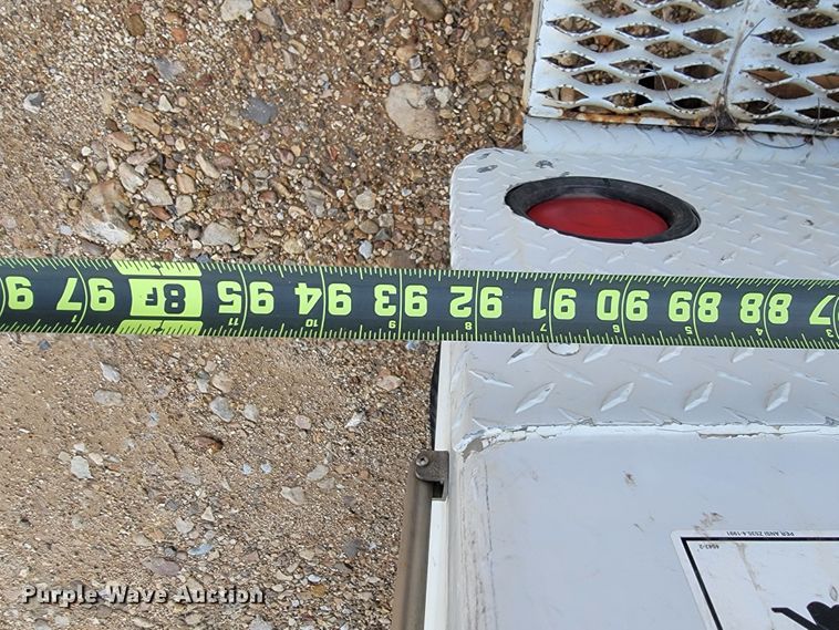 image for item JL9596 2002 Ford F350 Super Duty XL  bucket truck