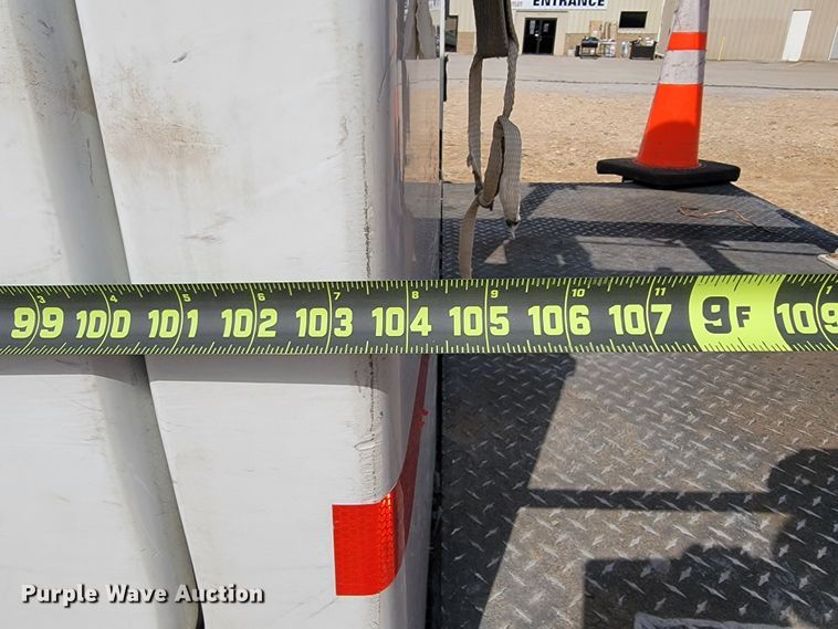 image for item JL9596 2002 Ford F350 Super Duty XL  bucket truck