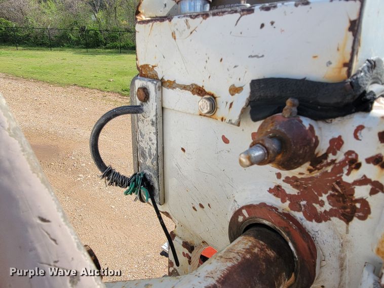 image for item JL9596 2002 Ford F350 Super Duty XL  bucket truck