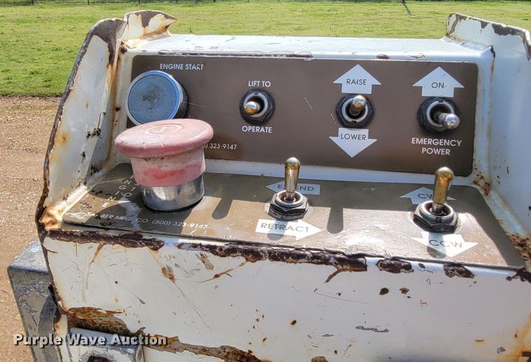 image for item JL9596 2002 Ford F350 Super Duty XL  bucket truck