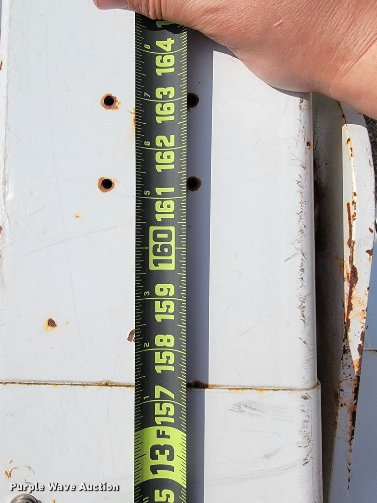 image for item JL9596 2002 Ford F350 Super Duty XL  bucket truck