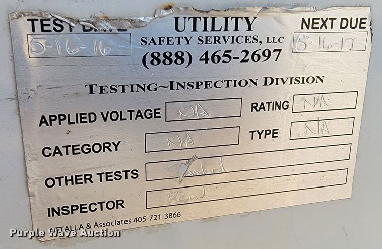 image for item JL9596 2002 Ford F350 Super Duty XL  bucket truck