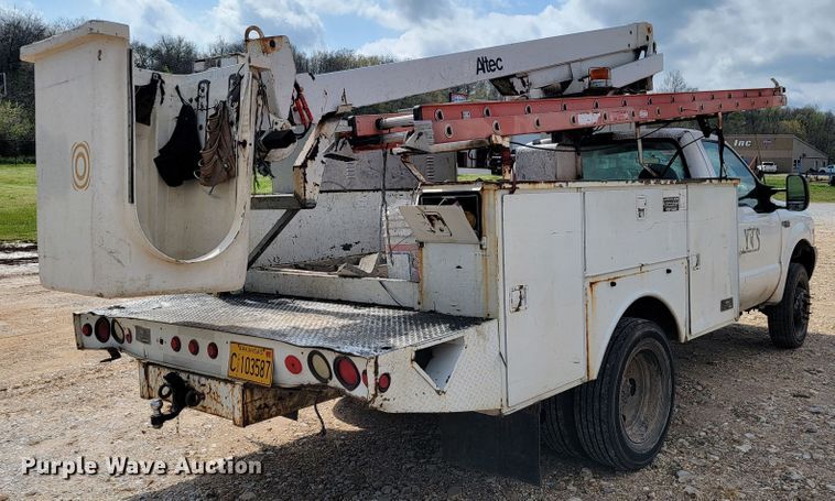 image for item JL9597 1999 Ford F450 Super Duty  bucket truck