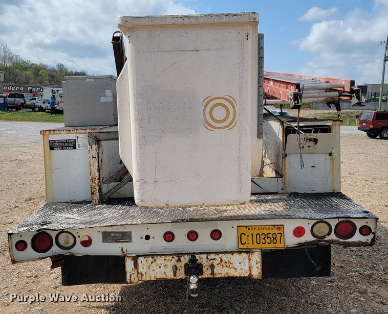 image for item JL9597 1999 Ford F450 Super Duty  bucket truck