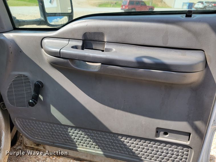 image for item JL9597 1999 Ford F450 Super Duty  bucket truck