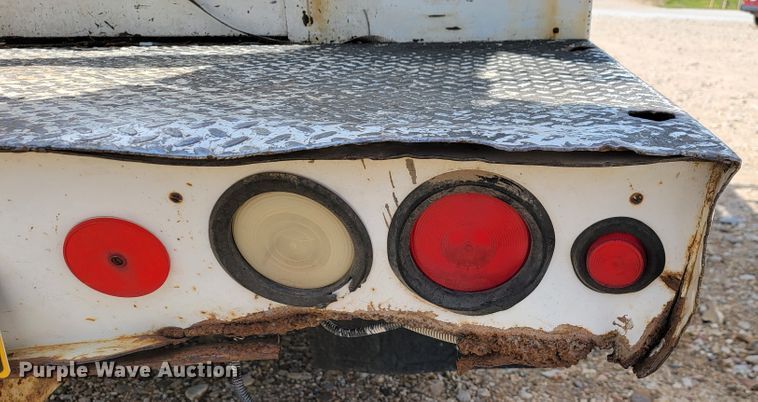 image for item JL9597 1999 Ford F450 Super Duty  bucket truck