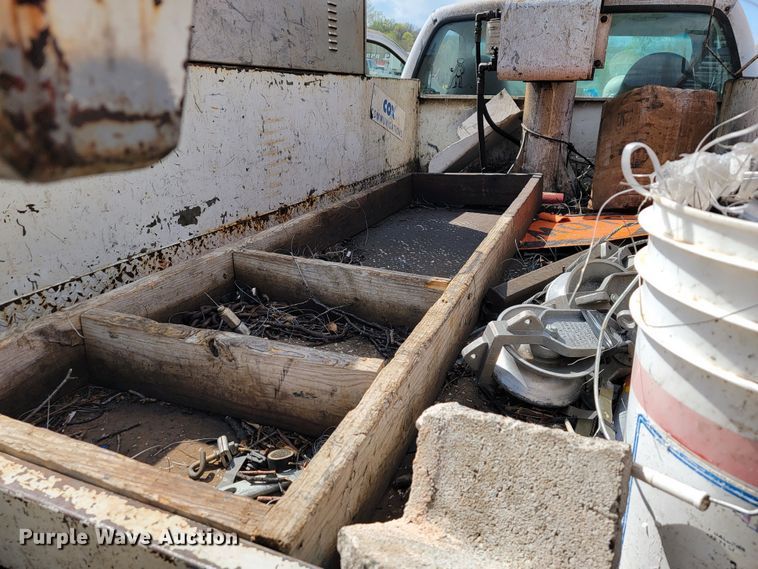 image for item JL9597 1999 Ford F450 Super Duty  bucket truck