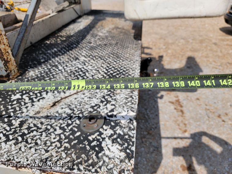 image for item JL9597 1999 Ford F450 Super Duty  bucket truck