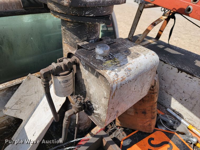 image for item JL9597 1999 Ford F450 Super Duty  bucket truck