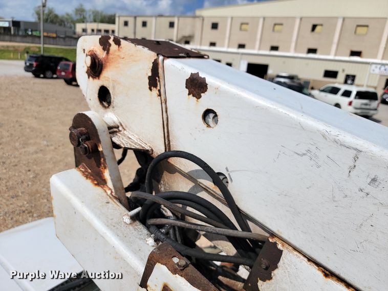 image for item JL9597 1999 Ford F450 Super Duty  bucket truck