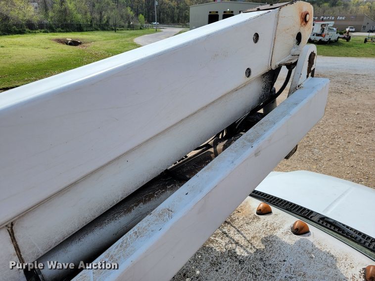 image for item JL9597 1999 Ford F450 Super Duty  bucket truck