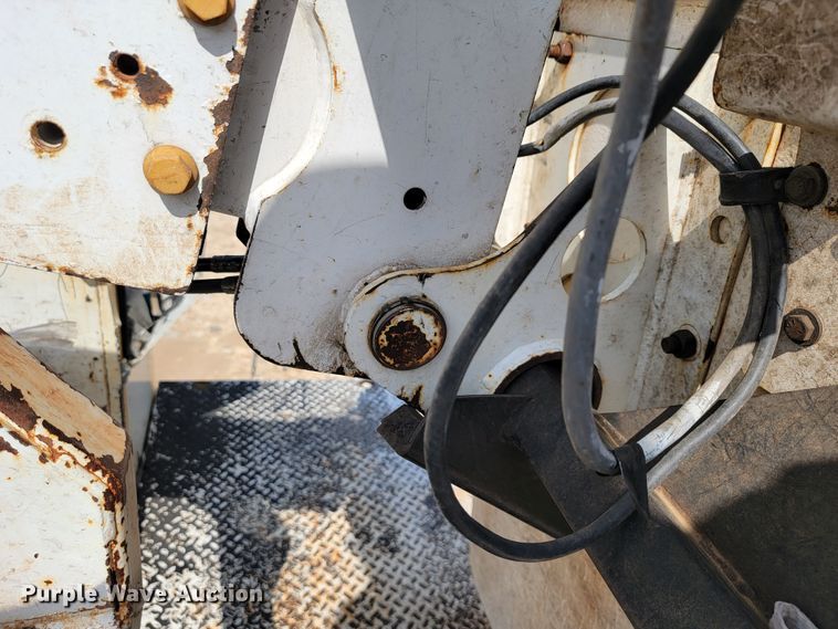 image for item JL9597 1999 Ford F450 Super Duty  bucket truck