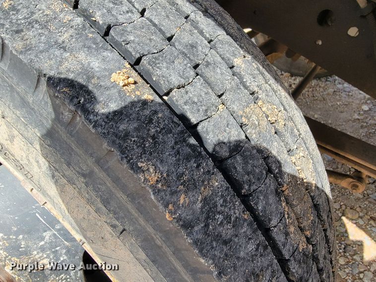 image for item JL9597 1999 Ford F450 Super Duty  bucket truck