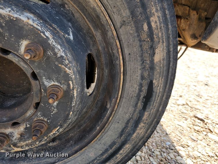 image for item JL9597 1999 Ford F450 Super Duty  bucket truck