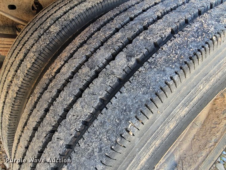 image for item JL9597 1999 Ford F450 Super Duty  bucket truck