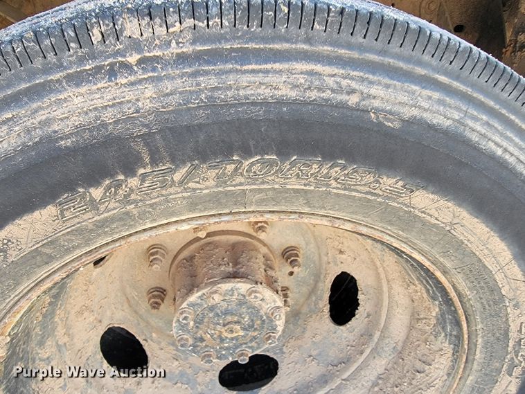 image for item JL9597 1999 Ford F450 Super Duty  bucket truck