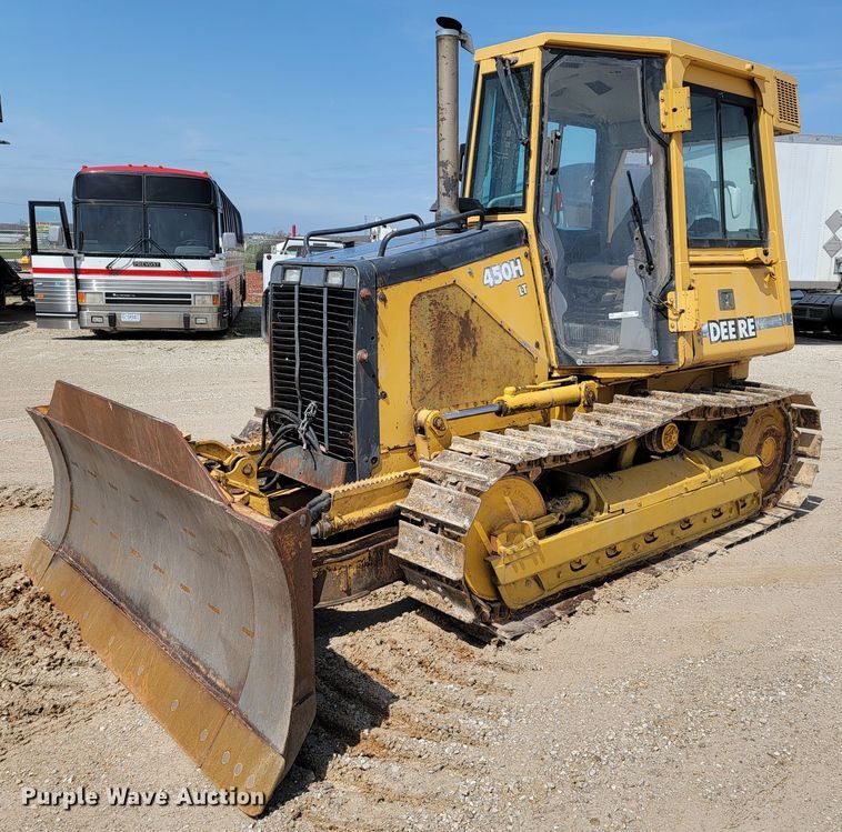 image for item JL9600 1999 John Deere 450H  dozer