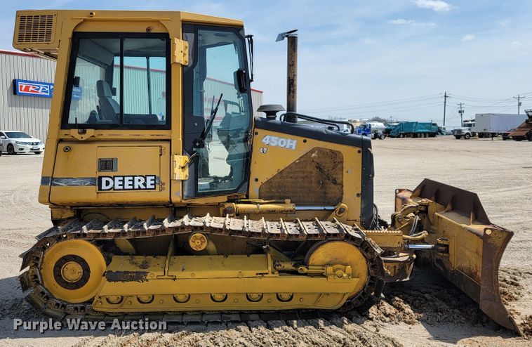 image for item JL9600 1999 John Deere 450H  dozer