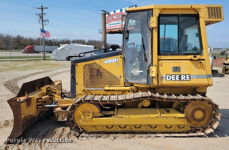 image for item JL9600 1999 John Deere 450H  dozer