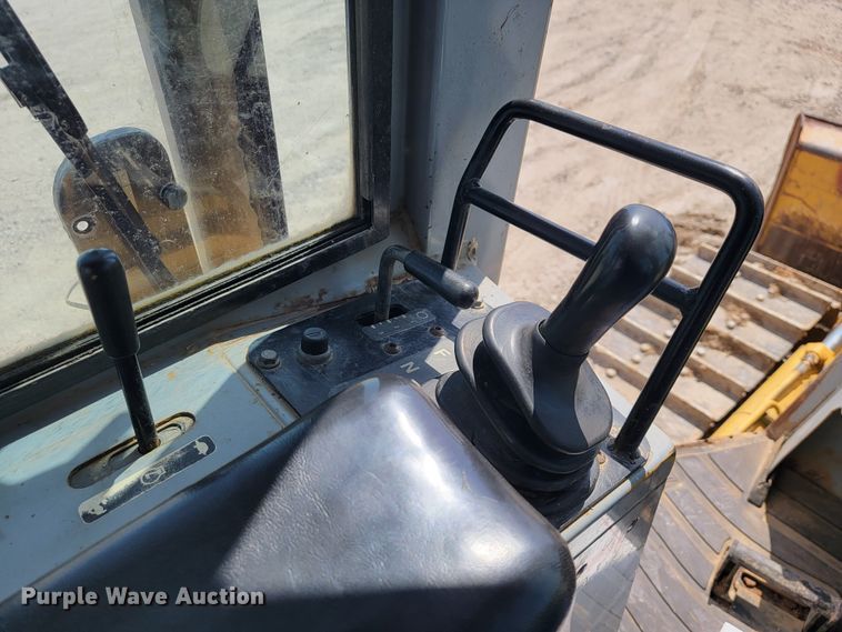 image for item JL9600 1999 John Deere 450H  dozer