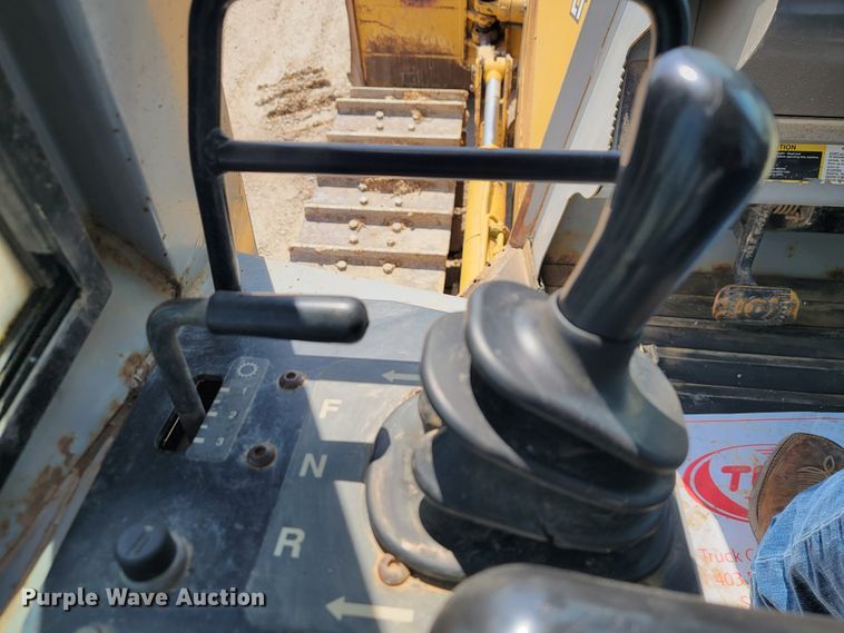 image for item JL9600 1999 John Deere 450H  dozer