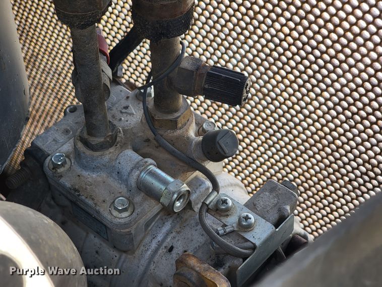 image for item JL9600 1999 John Deere 450H  dozer