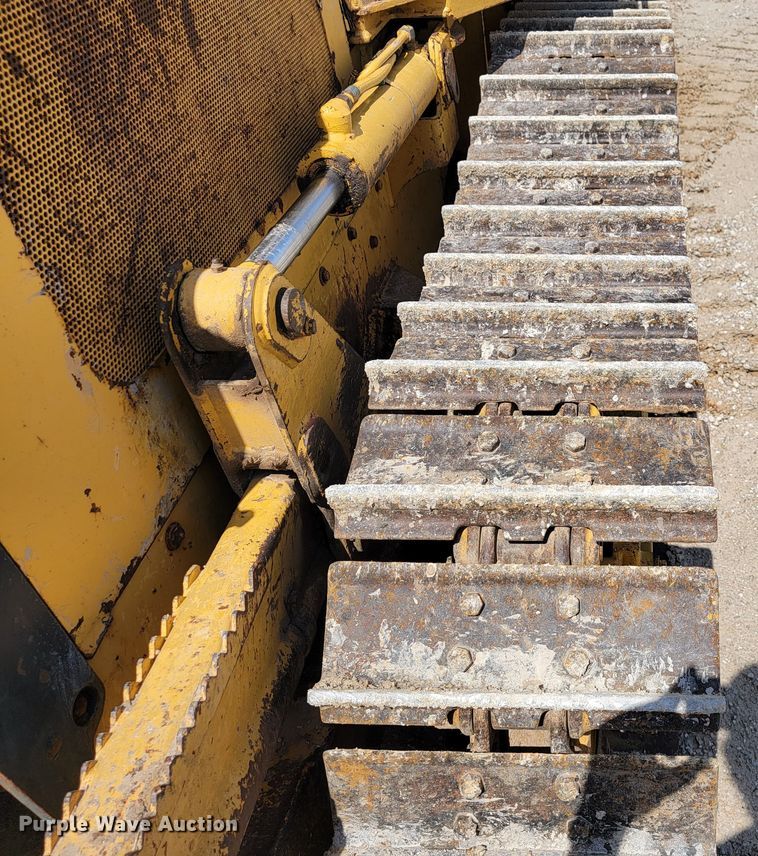 image for item JL9600 1999 John Deere 450H  dozer