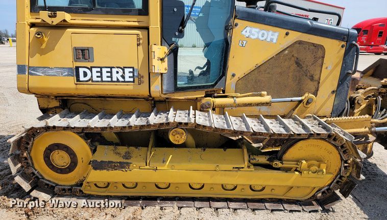 image for item JL9600 1999 John Deere 450H  dozer