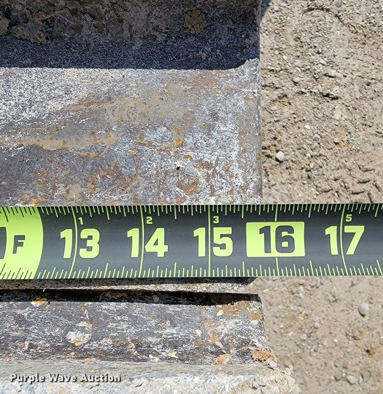 image for item JL9600 1999 John Deere 450H  dozer