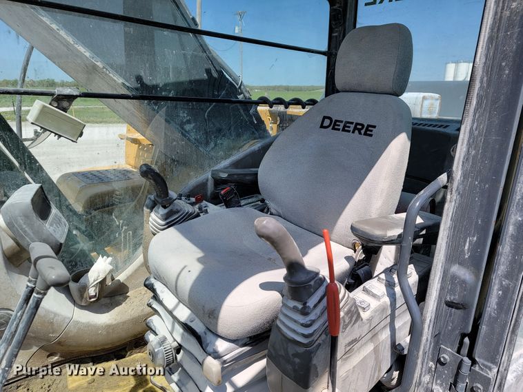 image for item JL9670 2008 John Deere 350D LC  excavator