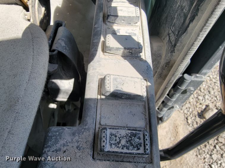 image for item JL9670 2008 John Deere 350D LC  excavator