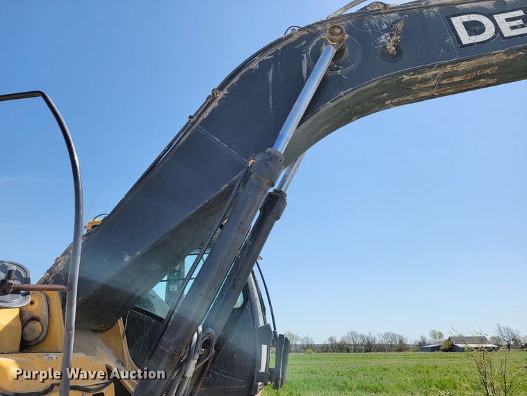 image for item JL9670 2008 John Deere 350D LC  excavator