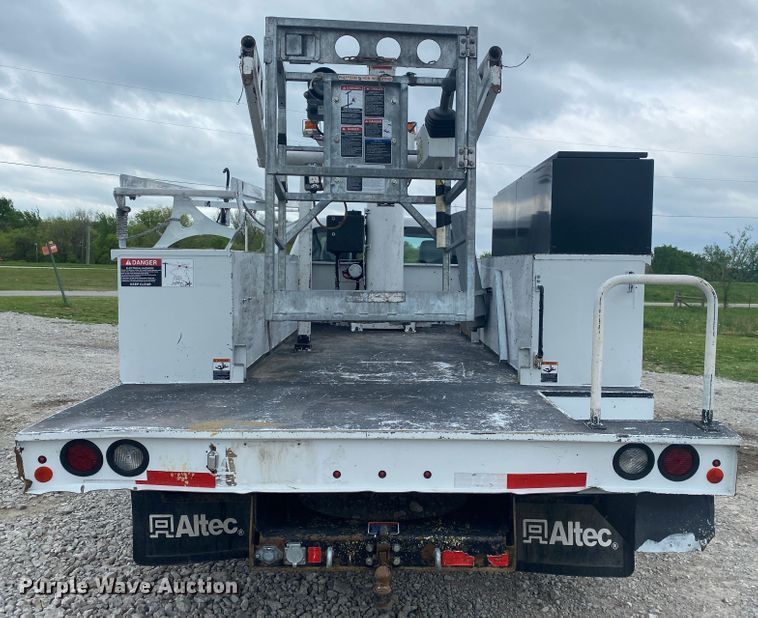 image for item JU9194 2016 Ford F550 Super Duty  bucket truck