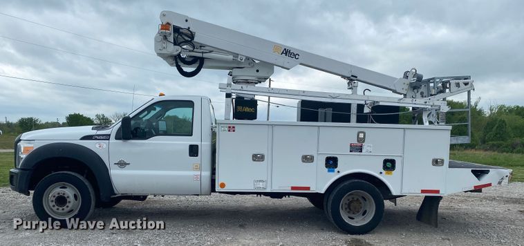image for item JU9194 2016 Ford F550 Super Duty  bucket truck