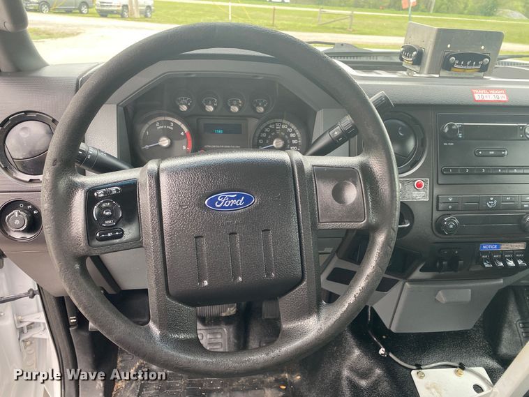 image for item JU9194 2016 Ford F550 Super Duty  bucket truck