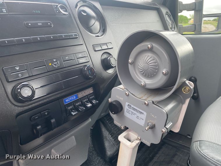 image for item JU9194 2016 Ford F550 Super Duty  bucket truck