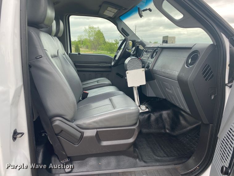 image for item JU9194 2016 Ford F550 Super Duty  bucket truck