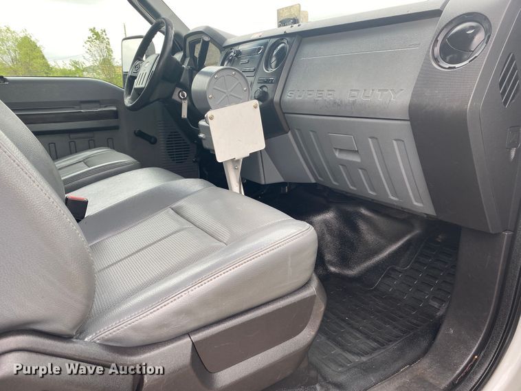 image for item JU9194 2016 Ford F550 Super Duty  bucket truck