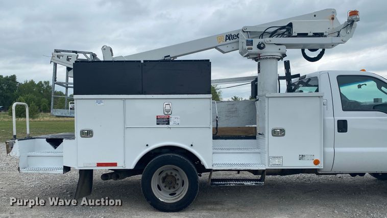image for item JU9194 2016 Ford F550 Super Duty  bucket truck
