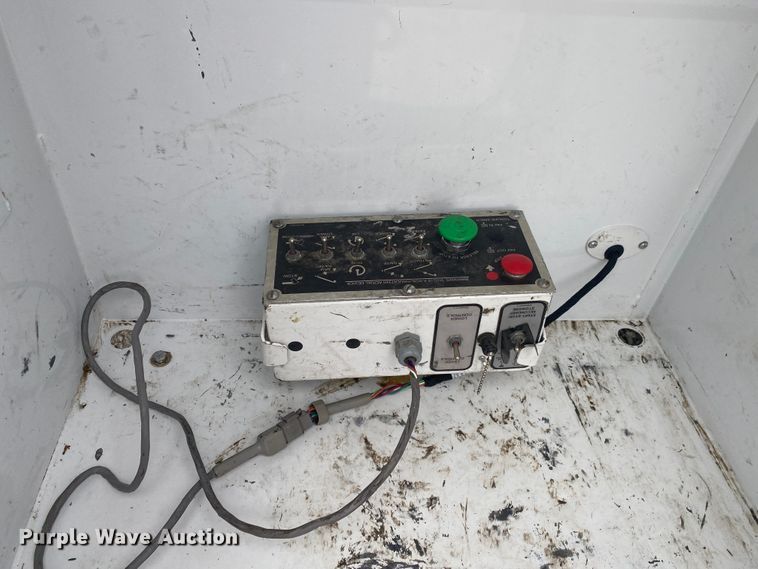 image for item JU9194 2016 Ford F550 Super Duty  bucket truck