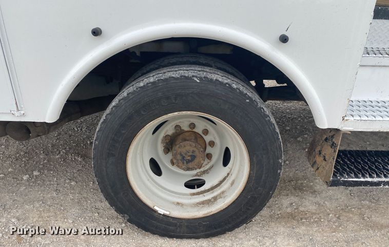 image for item JU9194 2016 Ford F550 Super Duty  bucket truck