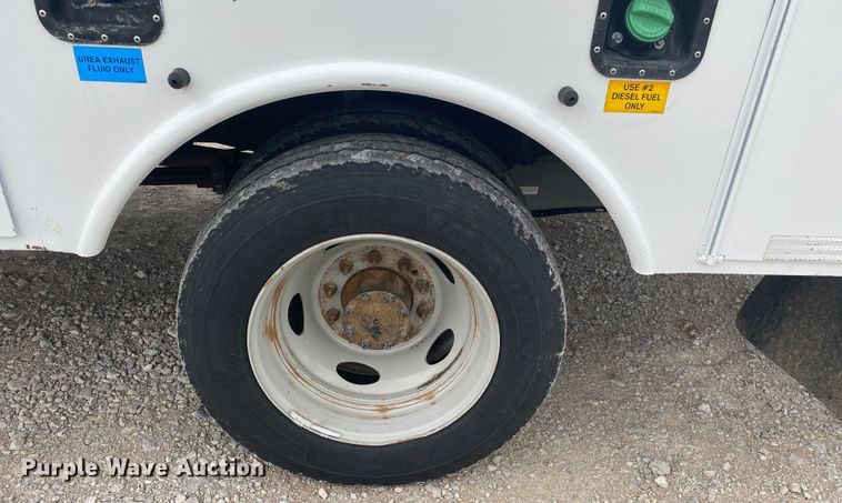 image for item JU9194 2016 Ford F550 Super Duty  bucket truck