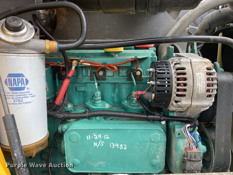 image for item JU9195 2007 Volvo BL60  backhoe