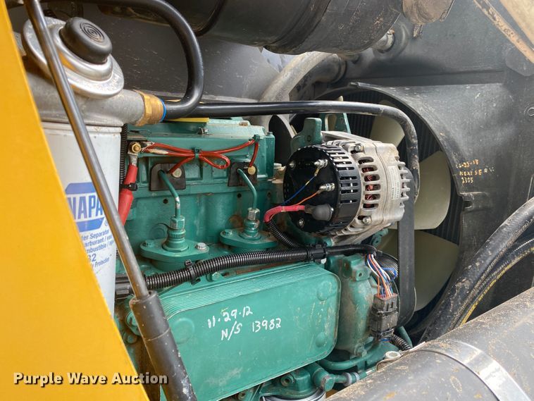 image for item JU9195 2007 Volvo BL60  backhoe