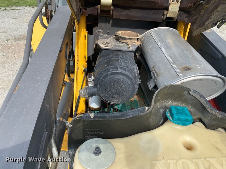 image for item JU9195 2007 Volvo BL60  backhoe