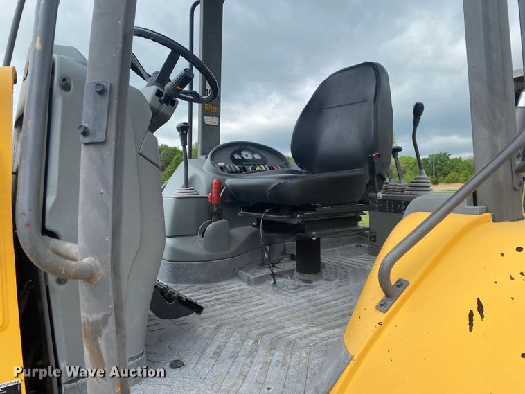 image for item JU9195 2007 Volvo BL60  backhoe