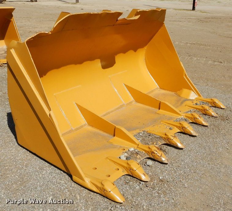image for item JX9167 Caterpillar 953  101"W loader bucket