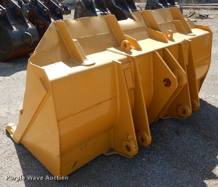 image for item JX9167 Caterpillar 953  101"W loader bucket